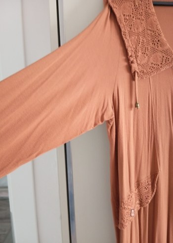 Düğmeli V Yakalı Uzun Bej Bohem Elbise - Görsel 4