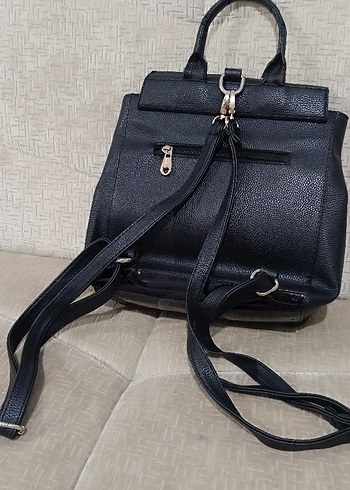 Mavi Jeans Leopar Desenli Kürklü Siyah Deri Sırt Çantası
