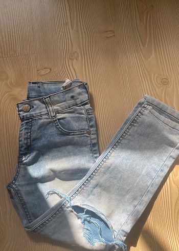 8 Yaş Beden Erkek Çocuk Mavi Denim Yırtık Pantolon