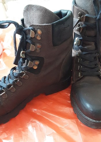 Kahverengi Deri Bağcıklı Yüksek Topuklu Botlar - Görsel 2