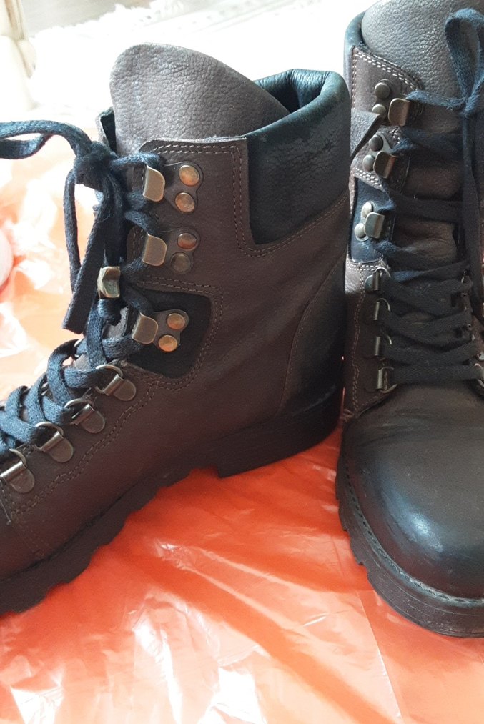 Kahverengi Deri Bağcıklı Yüksek Topuklu Botlar - Görsel 2