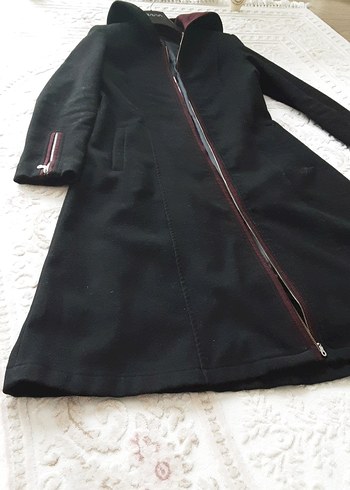 Siyah Fermuarlı Uzun Kadın Kaban - Görsel 3