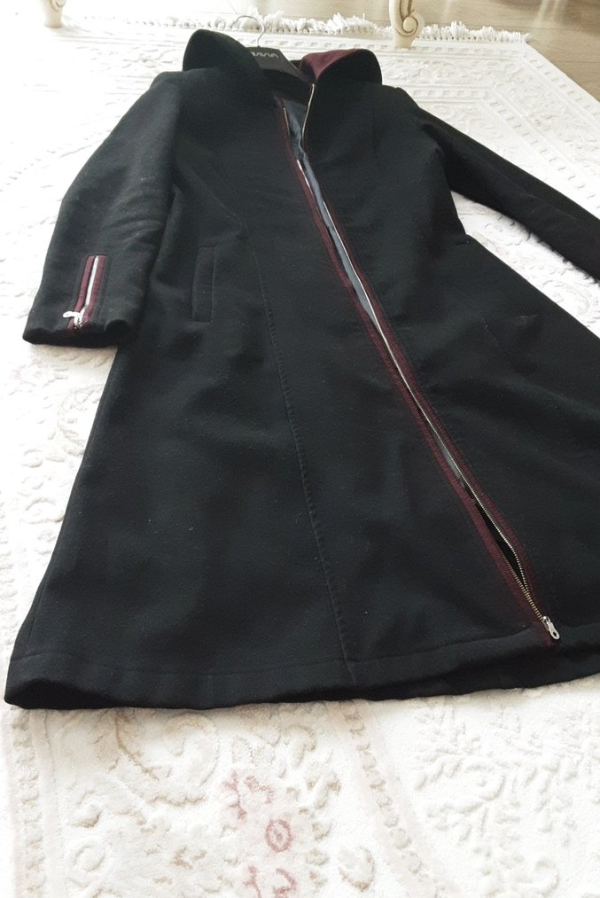 Siyah Fermuarlı Uzun Kadın Kaban - Görsel 3