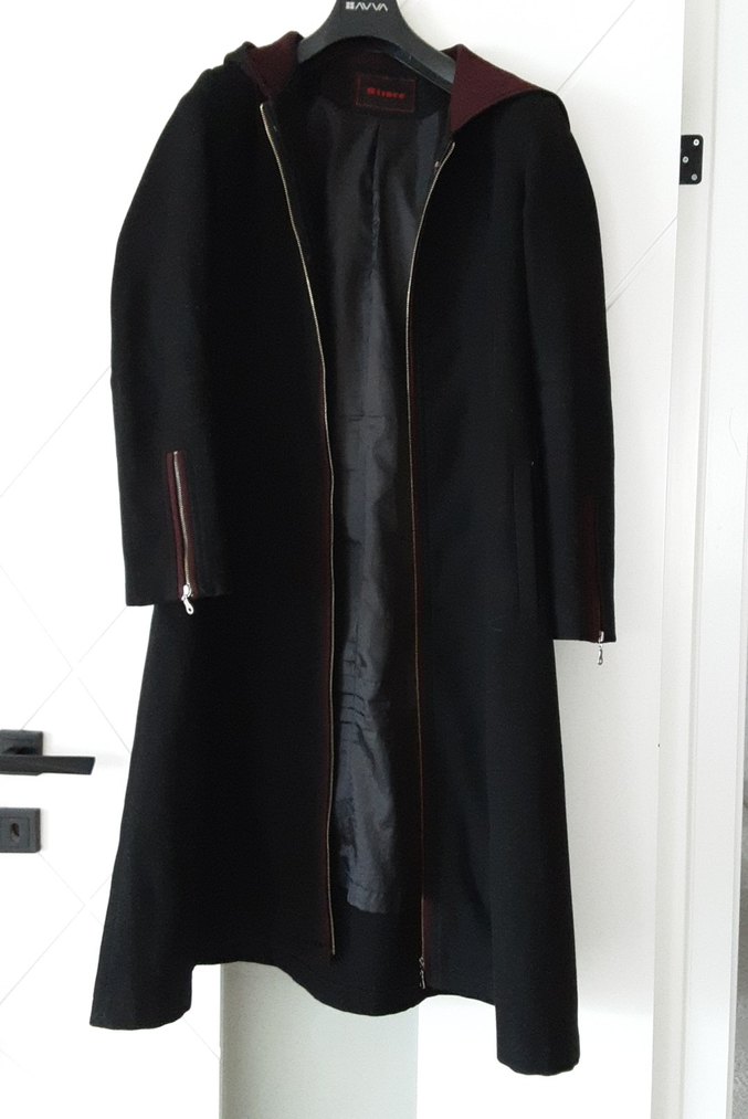 Siyah Fermuarlı Uzun Kadın Kaban - Görsel 5