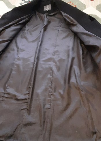 Siyah Kadın Kaban, Düğmeli ve Kürklü Yaka - Görsel 5