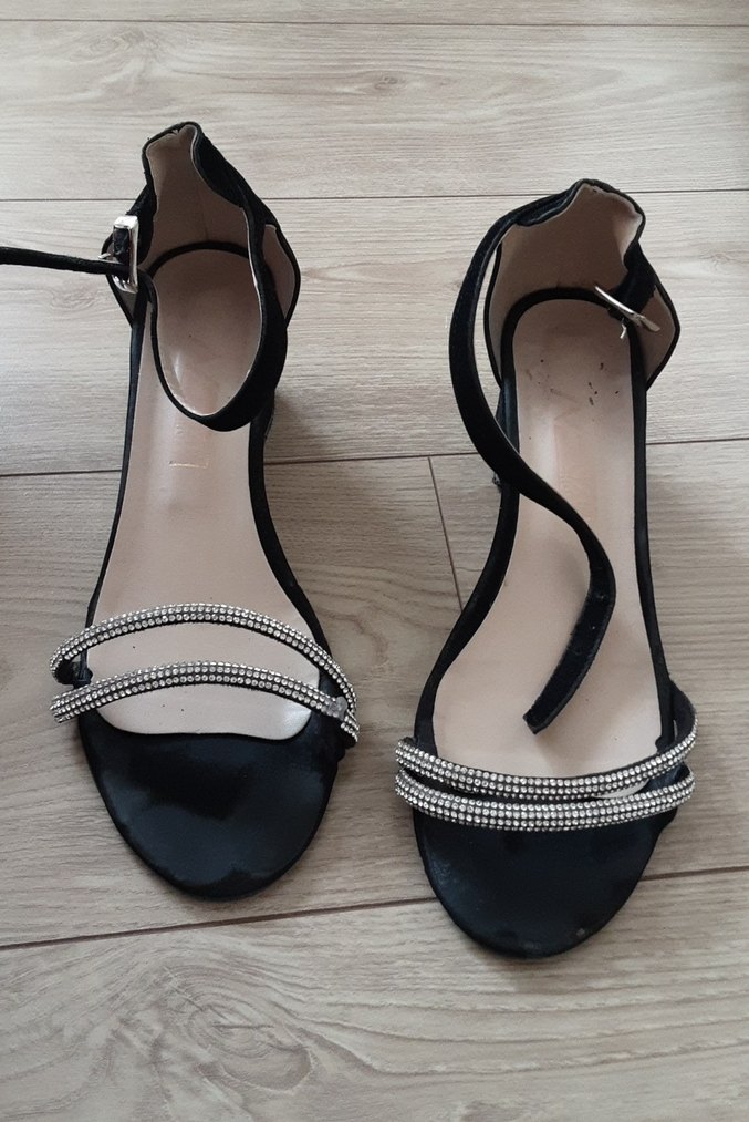 Siyah Parlak Yılan Desenli Tokalı Topuklu Kadın Ayakkabı - Görsel 2