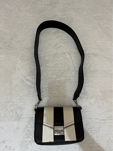 Stradivarius çanta