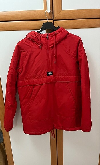 Pull bear yağmurluk