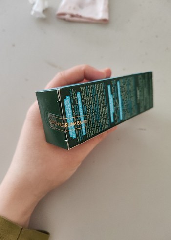 Yves Rocher Elixir Botanique BB Krem SPF 50+ Turkuaz - Görsel 2