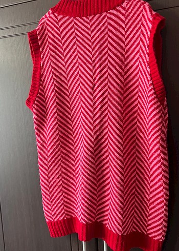 Kırmızı Çizgili V Yaka Örgü Süveter - Görsel 4