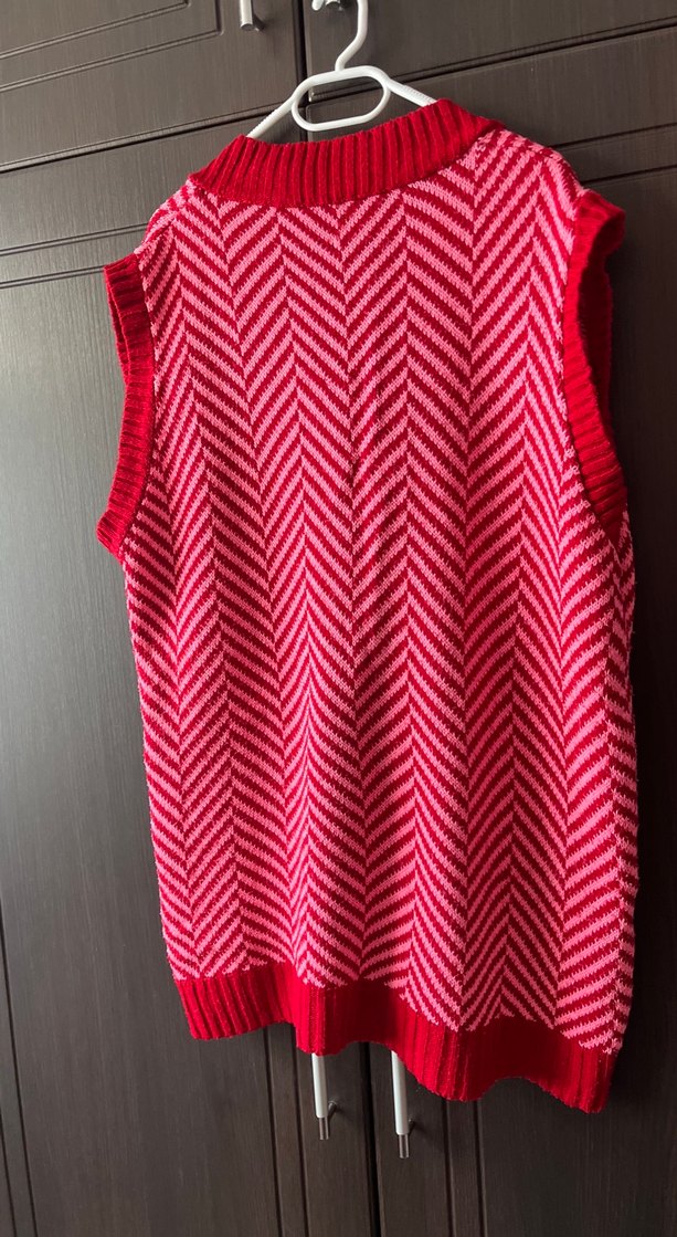 Kırmızı Çizgili V Yaka Örgü Süveter - Görsel 4