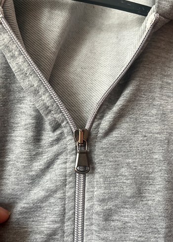 Gri Kapüşonlu Fermuarlı Salaş - Görsel 3