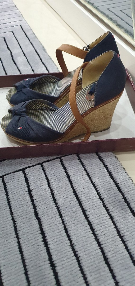 Tokalı Lacivert Dolgu Topuklu Kadın Ayakkabı - Görsel 2