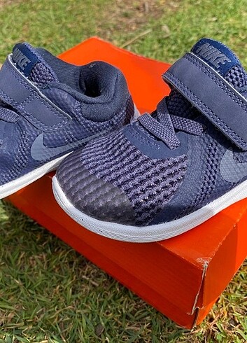 22 Beden lacivert Renk Nike revolution erkek çocuk/ bebek spor ayakkabi
