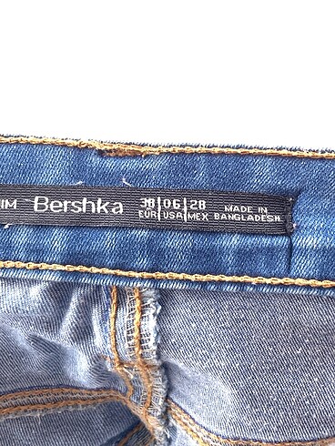 38 Beden çeşitli Renk Bershka Skinny %70 İndirimli.