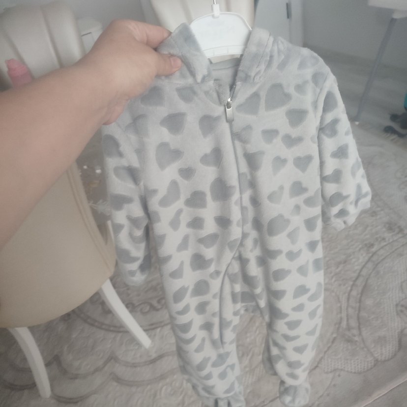 Kız Bebek Gri Kürklü Kapüşonlu Tulumu - Görsel 3