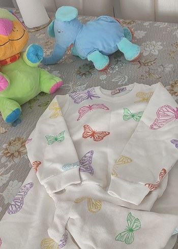 Çok Renkli Kelebek Desenli Çocuk Pijama Takımı - Görsel 4