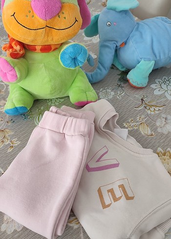 Beyaz Nakışlı Bebek Önlüğü 12-18 Ay - Görsel 2