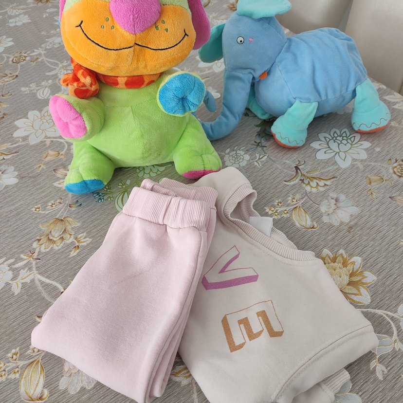 Beyaz Nakışlı Bebek Önlüğü 12-18 Ay - Görsel 2