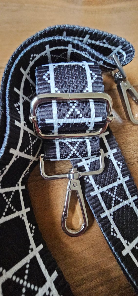 Siyah Beyaz Kareli canta askısı - Görsel 2