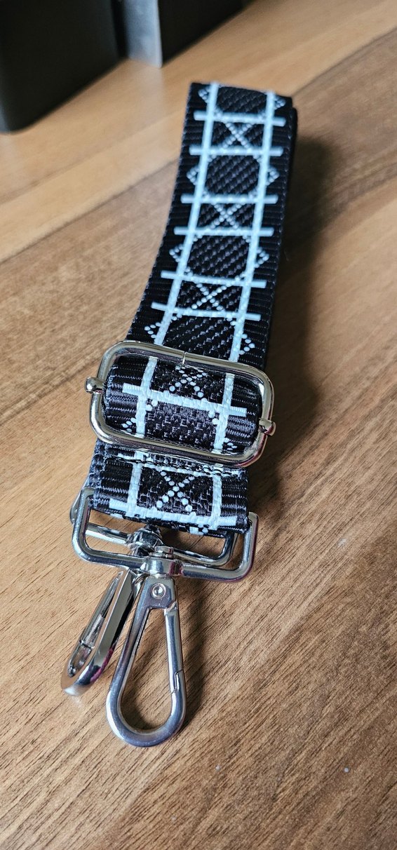 Siyah Beyaz Kareli canta askısı - Görsel 3