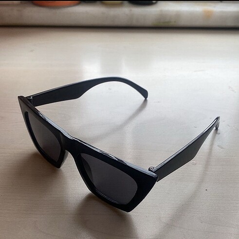 siyah güneş gözlüğü - Görsel 2