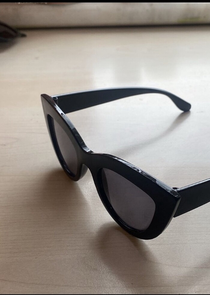 siyah güneş gözlüğü - Görsel 2