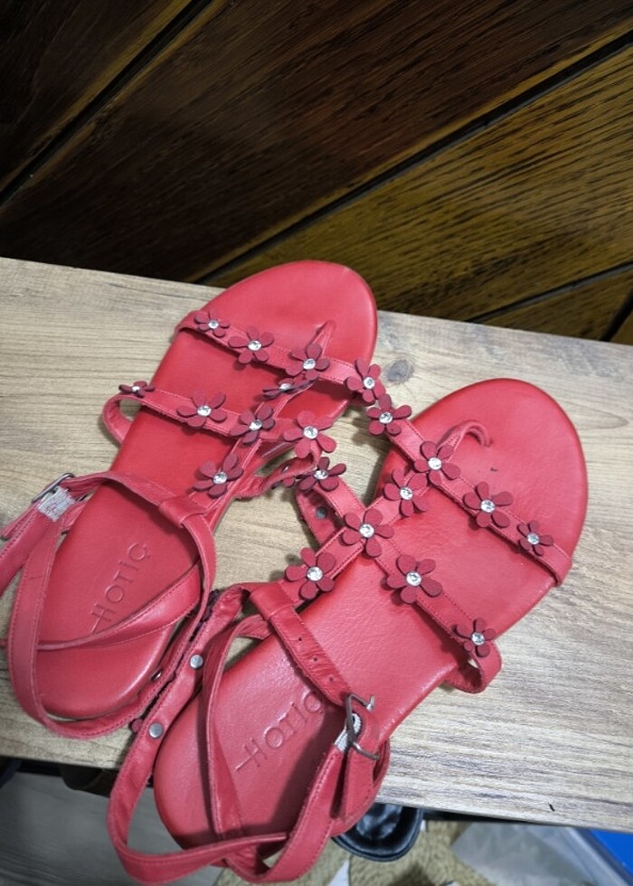 Hotiç deri çiçekli sandalet - Görsel 3