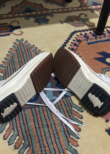 Gri Batik Desenli Beyaz Kadın Sneaker - Görsel 3