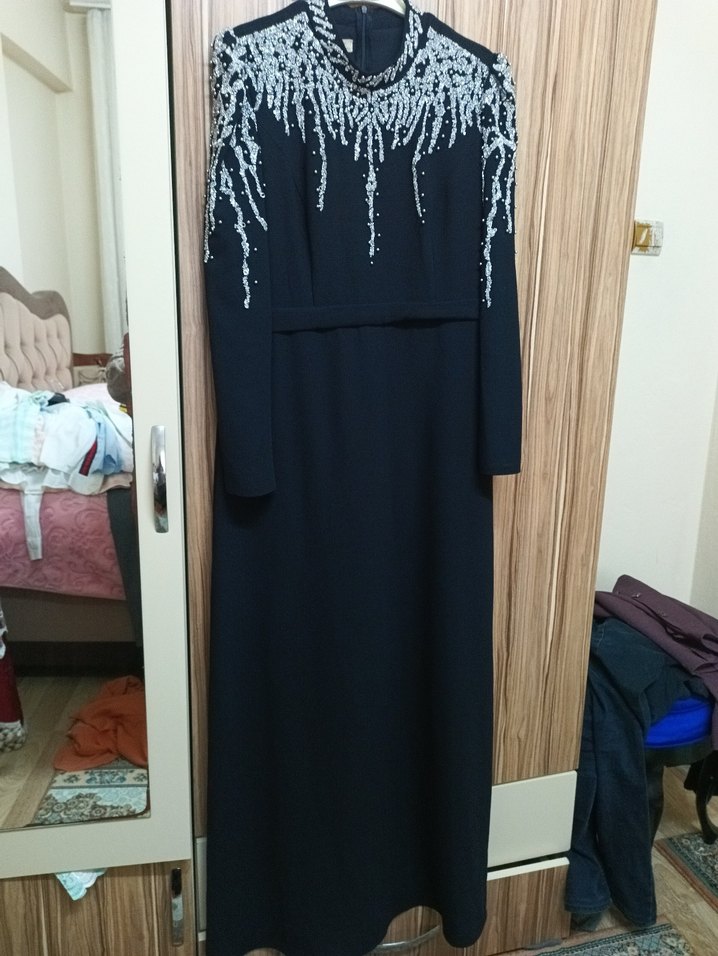 Boncuk İşlemeli Siyah Uzun Abiye Elbise - Görsel 3