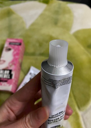 Color Rebel London pembe Yarı Kalıcı Saç Boyası - Görsel 3