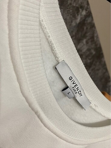 GIVENCHY Beyaz bisiklet yaka sweatshirt