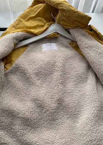 Sarı Kapüşonlu Erkek Çocuk Mont - Görsel 6