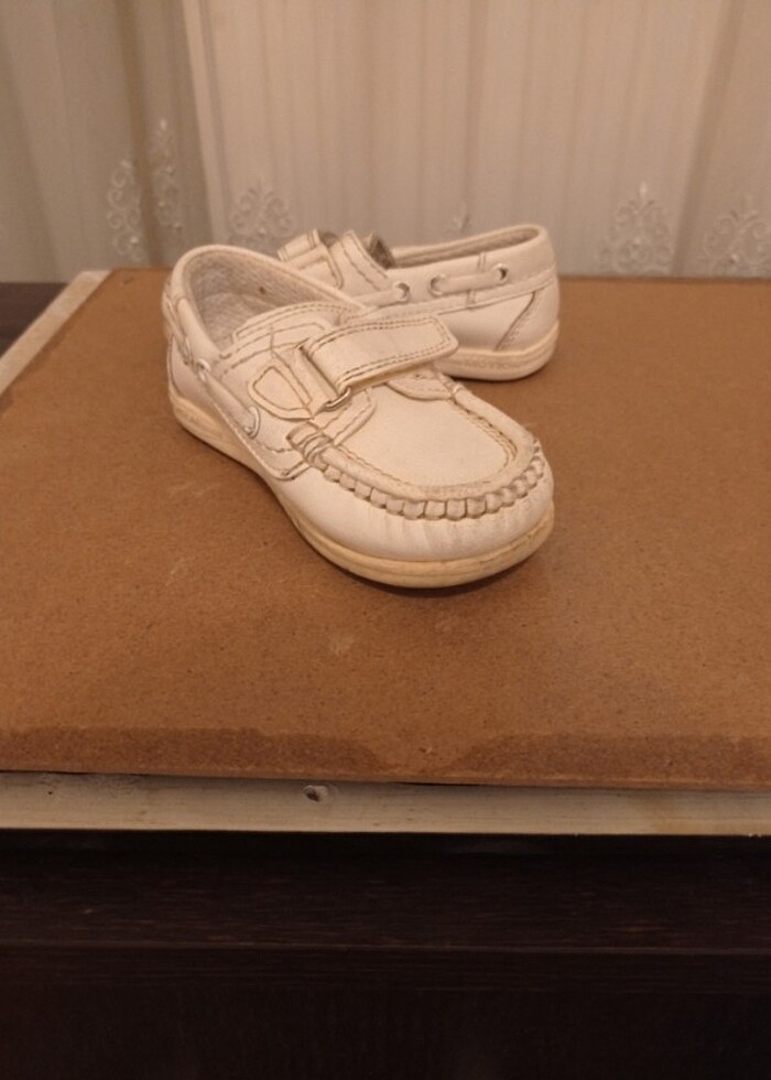 23 numara BEYAZ RENK ERKEK ÇOCUKLAR İÇİN AYAKABI - Görsel 2