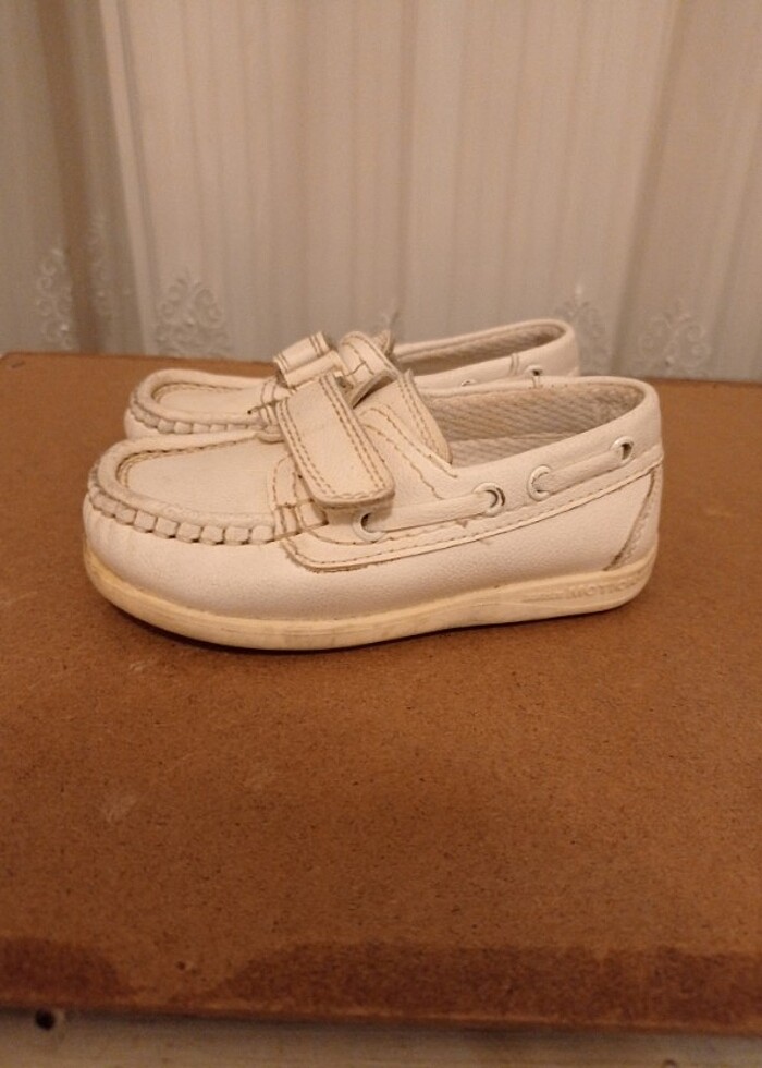 23 numara BEYAZ RENK ERKEK ÇOCUKLAR İÇİN AYAKABI - Görsel 4