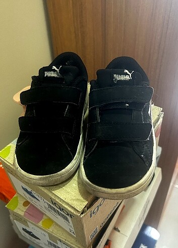24 Beden siyah Renk Puma spor ayakkabı 