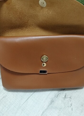 Beden Kahverengi camel deri yan çapraz zara model çanta