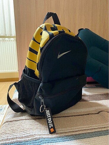  Beden Nike çanta