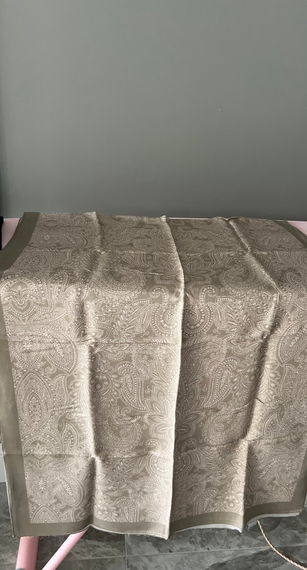 Bej Desenli Kadın Saten Şal - Görsel 2