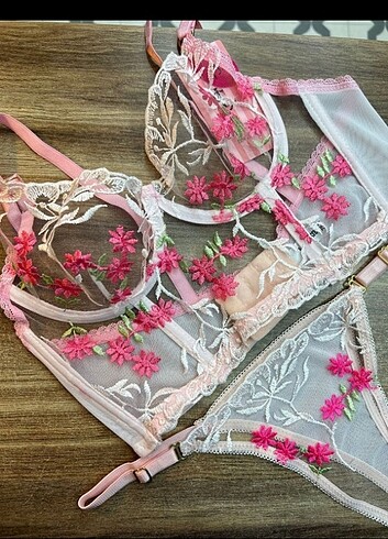 Pembe nakışlı takım - Görsel 6