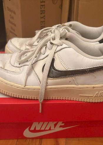 Nike Air Force 1 Beyaz Siyah Retro Sneaker