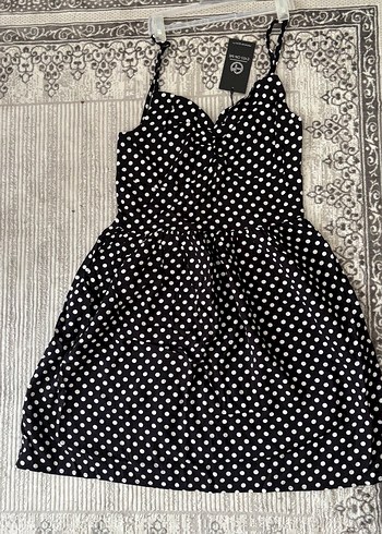 Puantiye Desenli Elbise