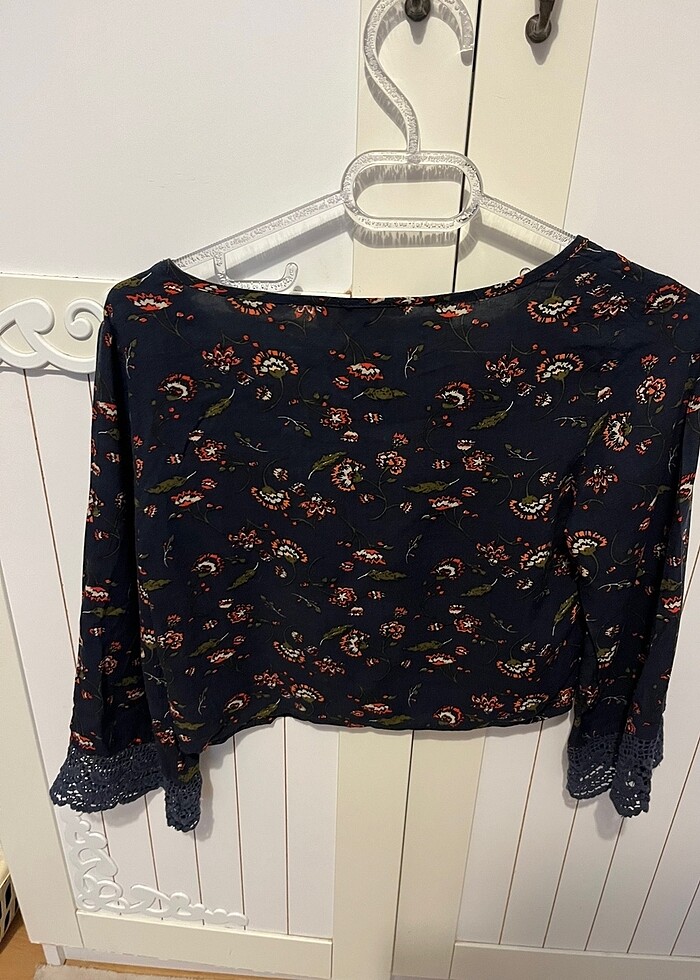 Koton Çiçek Desenli Lacivert Bluz - Görsel 3