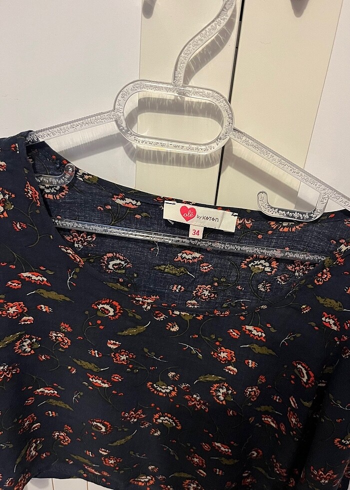 Koton Çiçek Desenli Lacivert Bluz - Görsel 2