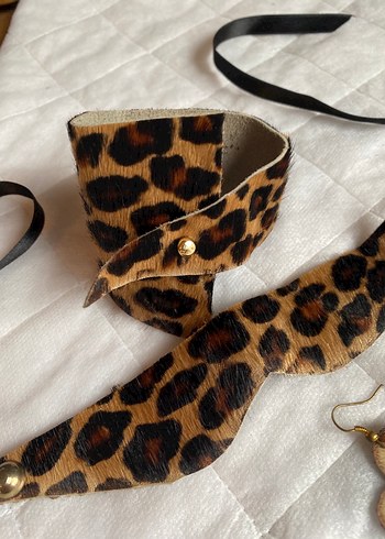 Leopar Desenli Deri Aksesuar Seti - Görsel 2