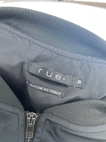 m Beden siyah Renk Stradivarius Bluz %70 İndirimli.