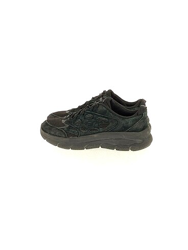 Skechers Spor Ayakkabı %70 İndirimli.