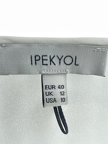 40 Beden beyaz Renk ipekyol Bluz %70 İndirimli.