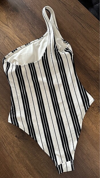 l Beden H&M Dokulu Tek Omuzlu Mayo