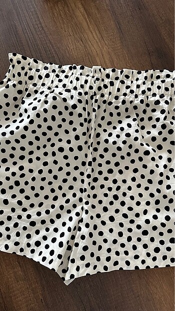 xl Beden Zara Puantiyeli Şort